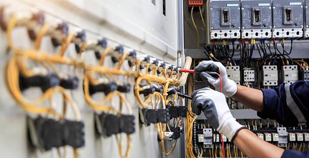 Professional Electrician technician working in Nissequogue, NY